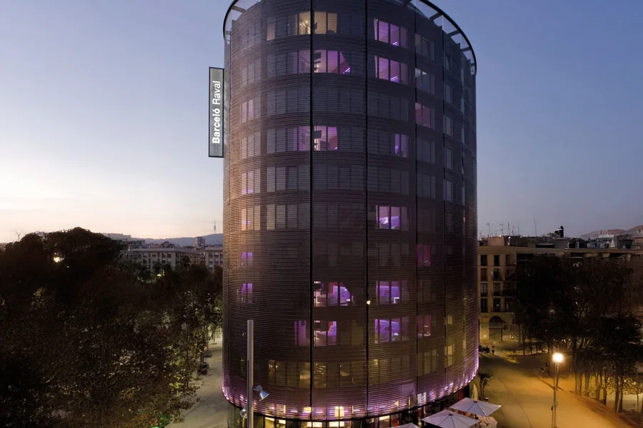 Fachada del Hotel Barceló Raval (Barcelona), proyecto con grifería Feliu Boet