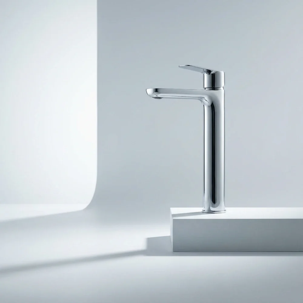 Grifo de lavabo alto de la colección Aston en acabado cromo